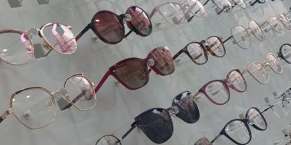 Comment vérifier l'authenticité des lunettes | Petite optique 